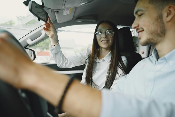 Hoe kun je brandstof besparen tijdens het rijden op een motor?